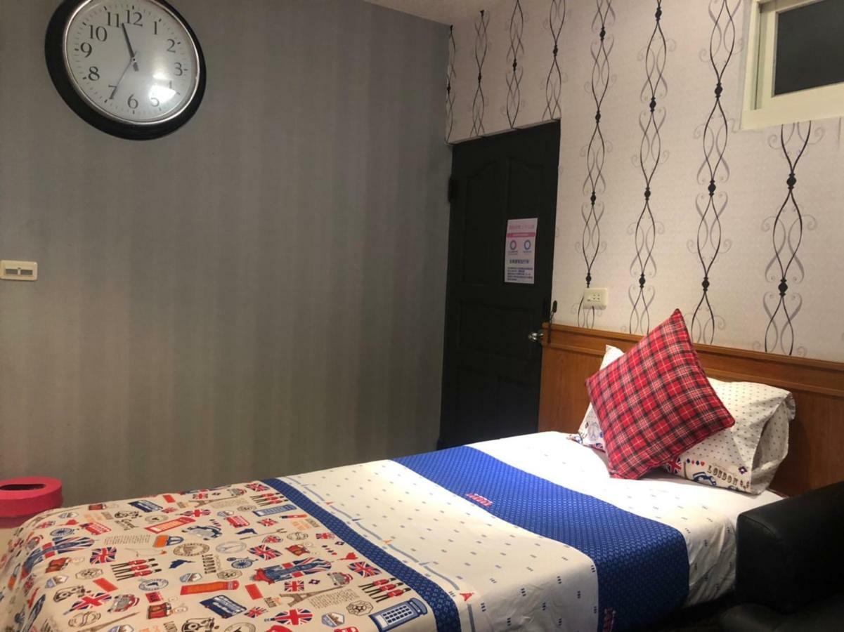 Renaissance Inn-Kenting Street Хенгчун Экстерьер фото